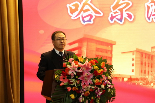 必赢线路检测中心副经理李杰主持会议
