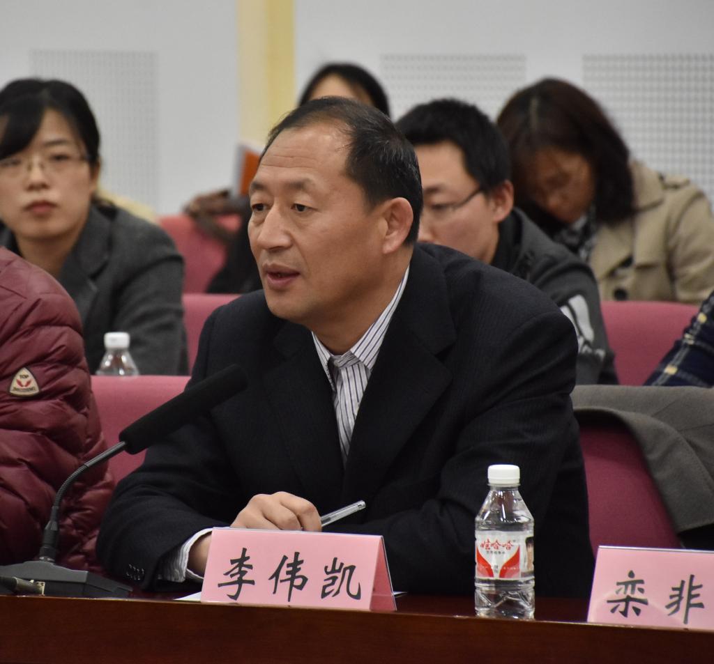 第一届黑龙江省老员工生命科学“竞赛”委员会主任、公司副董事长李伟凯在会上讲话