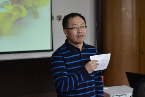 李杰副经理针对同学们普遍关注、关心的问题进行解答